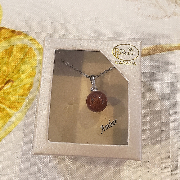 Pan Pacific Necklace - Picture 3 of 3